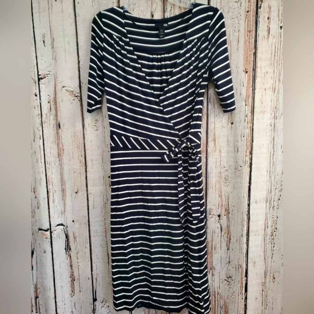 H&M Size 10 B&W Striped Surplice Tie Waist Casual Short Sleeve A-Line Dress EUC